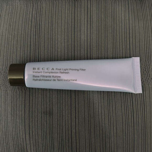 BECCA priming filter a lot of two. - Picture 3 of 3